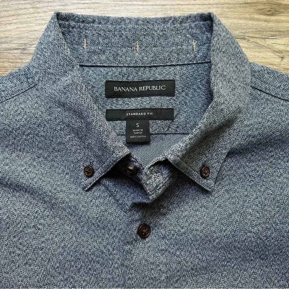Banana Republic | Heavyweight Double Pocket Shirt in Charcoal Heather (Small)